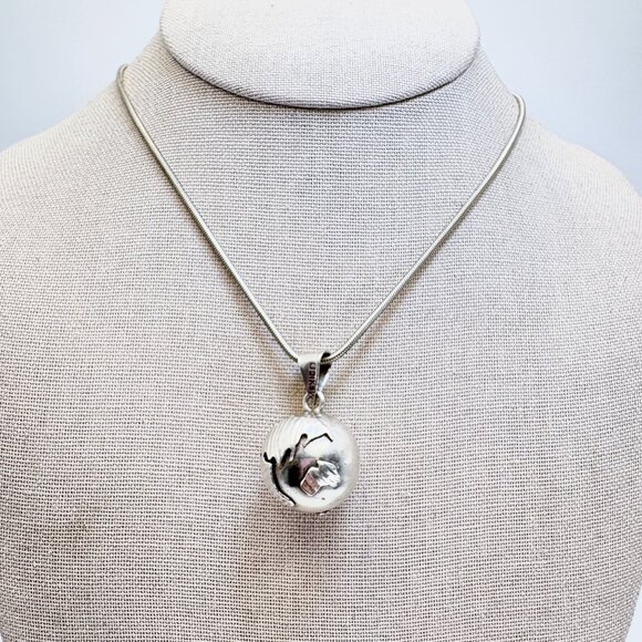 Jewelry - VTG Solid Sterling Silver 925 Globe Earth Pendant Necklace Size 18" Length